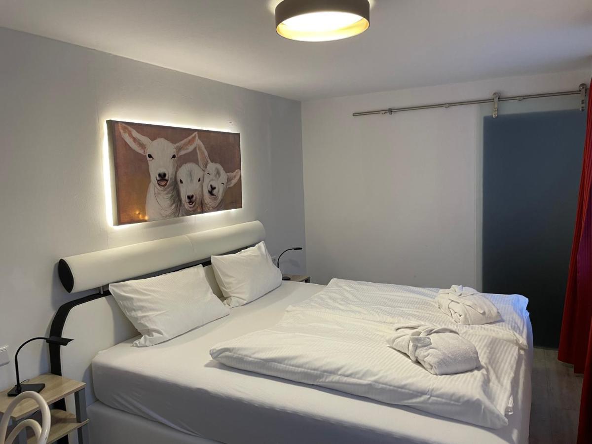 Hotel Osterkrug Husum  Esterno foto