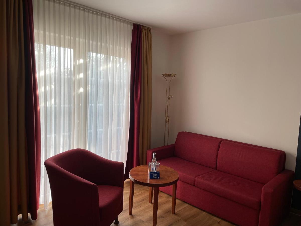 Hotel Osterkrug Husum  Esterno foto