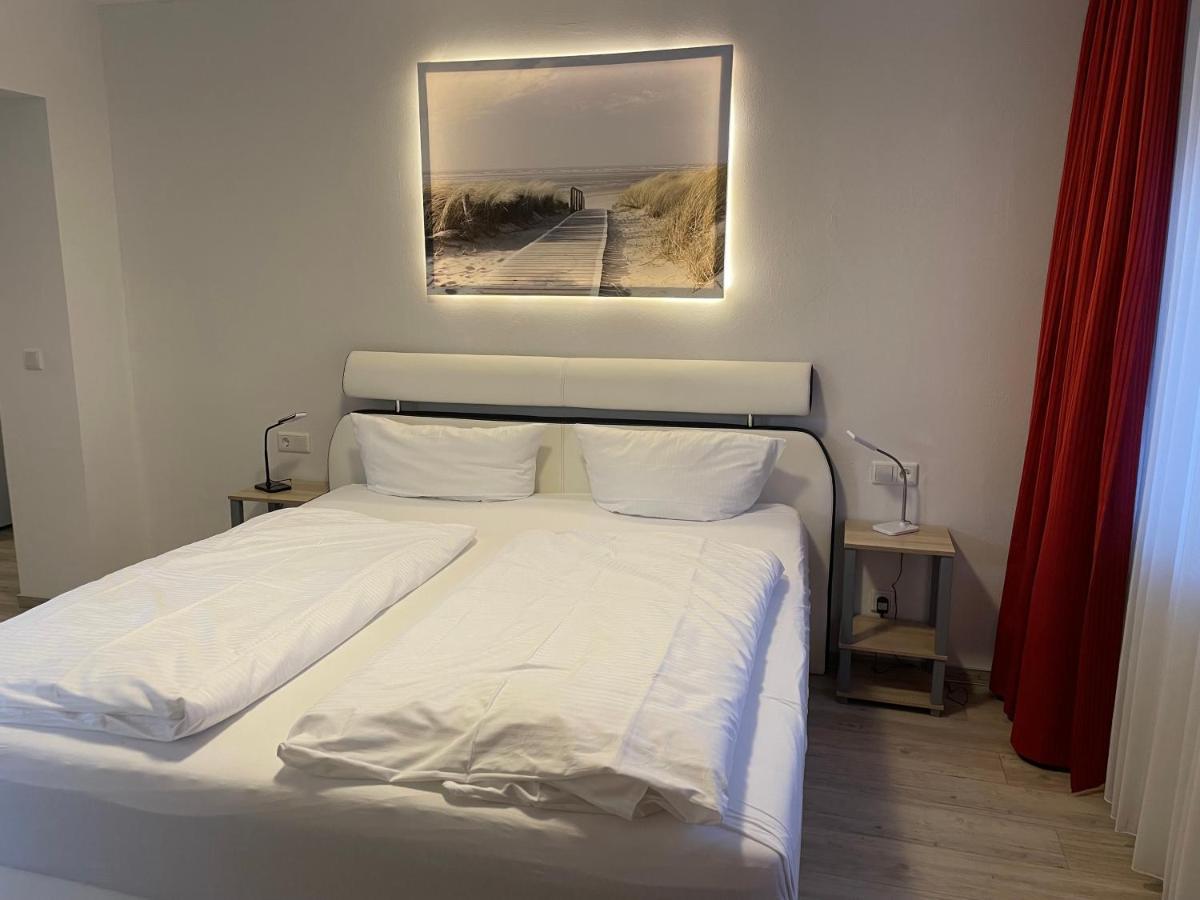 Hotel Osterkrug Husum  Esterno foto