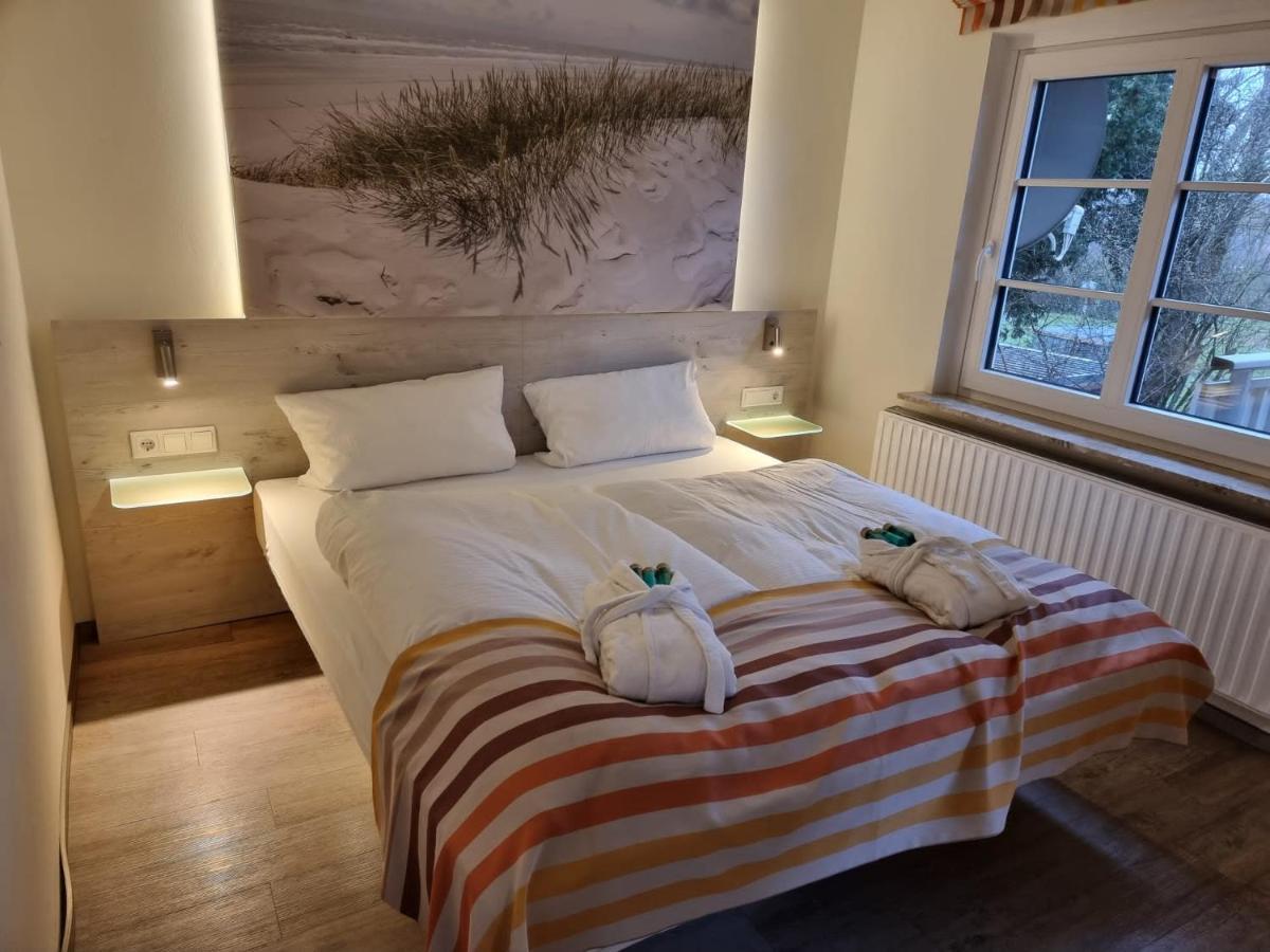 Hotel Osterkrug Husum  Esterno foto