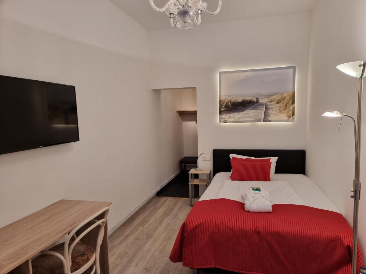 Hotel Osterkrug Husum  Esterno foto